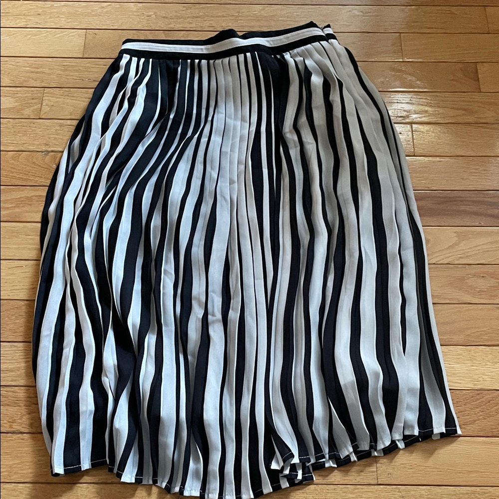 Jealous Tomato Black and White Pleated Midi Skirt